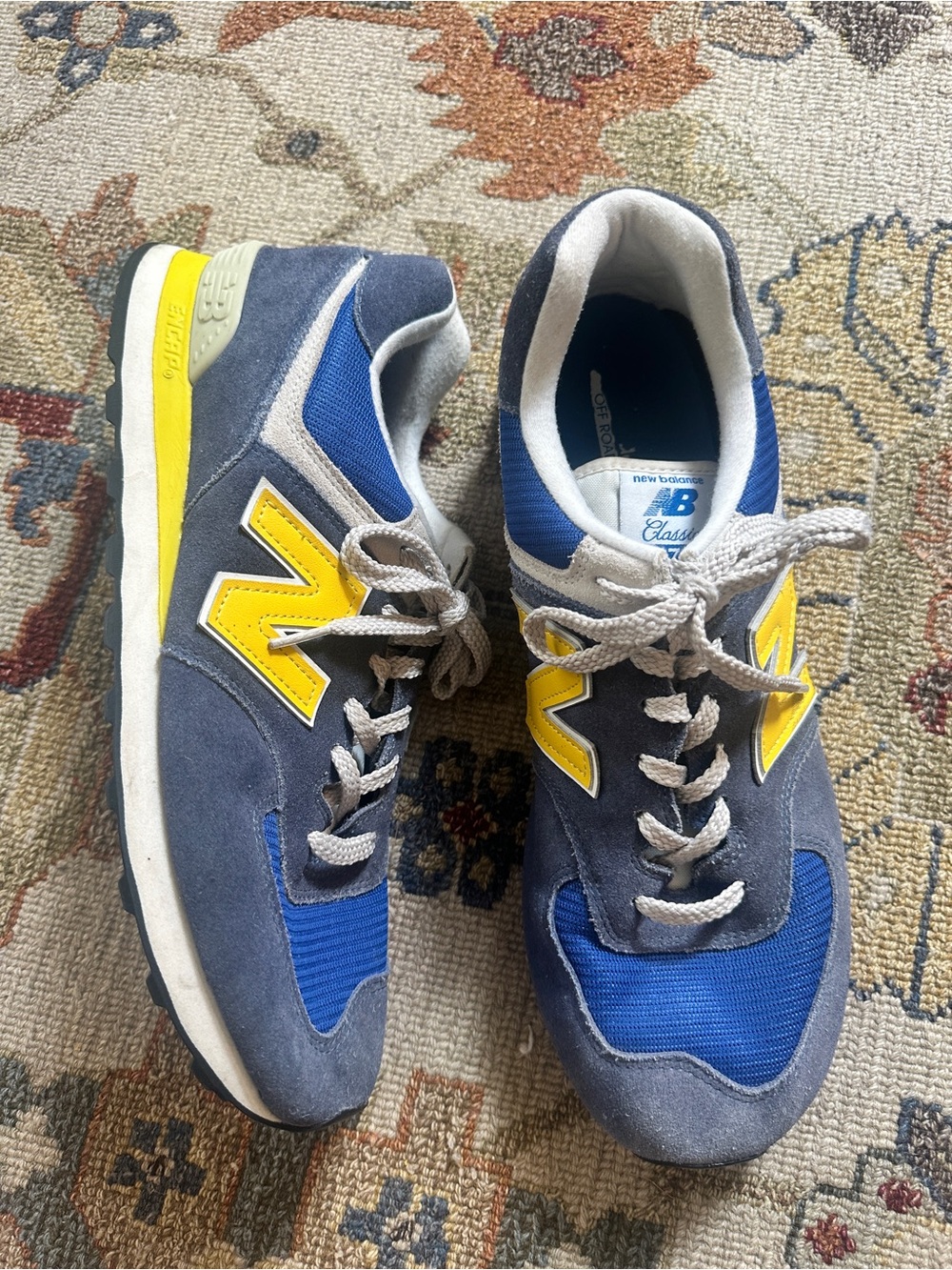 Mens New Balance Navy and Yellow Tennis Shoes sz 12